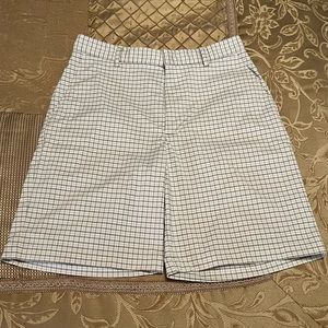 Walter Hagen/men’s green & white pinstripe shorts, W32